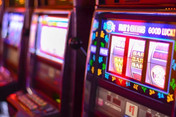 Push Gaming slot interface showing bonus feature cascade on jarum